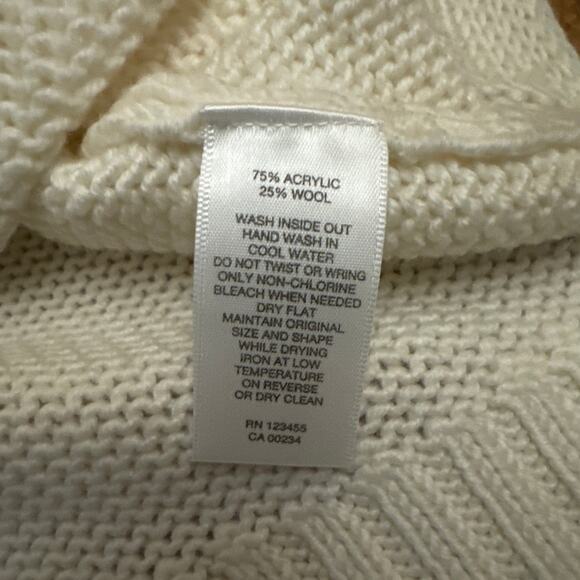 Lord & Taylor cream sweater with large fold over split collar size 1x - Picture 12 of 12